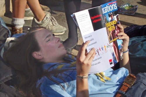Une guide qui a de trs bonne lecture !  AGSE - Compagnie VI Paris - 100 ans du scoutisme